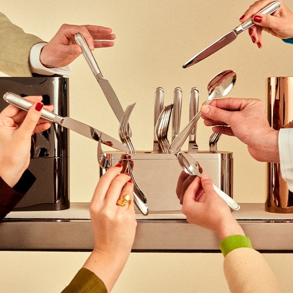 HOW TO LAY OUT FLATWARE ON A TABLE